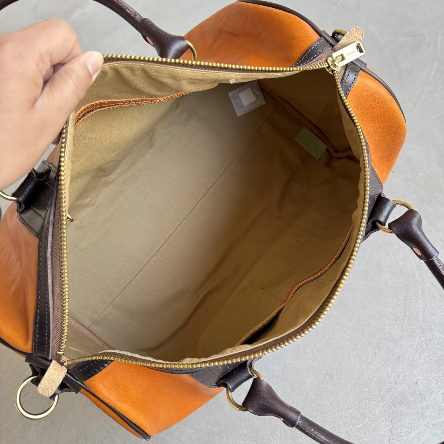 Simple vintage high quality vegetable tanned cowhide men travel bag outdoor sports fitness genuine leather handbag crossbody bag