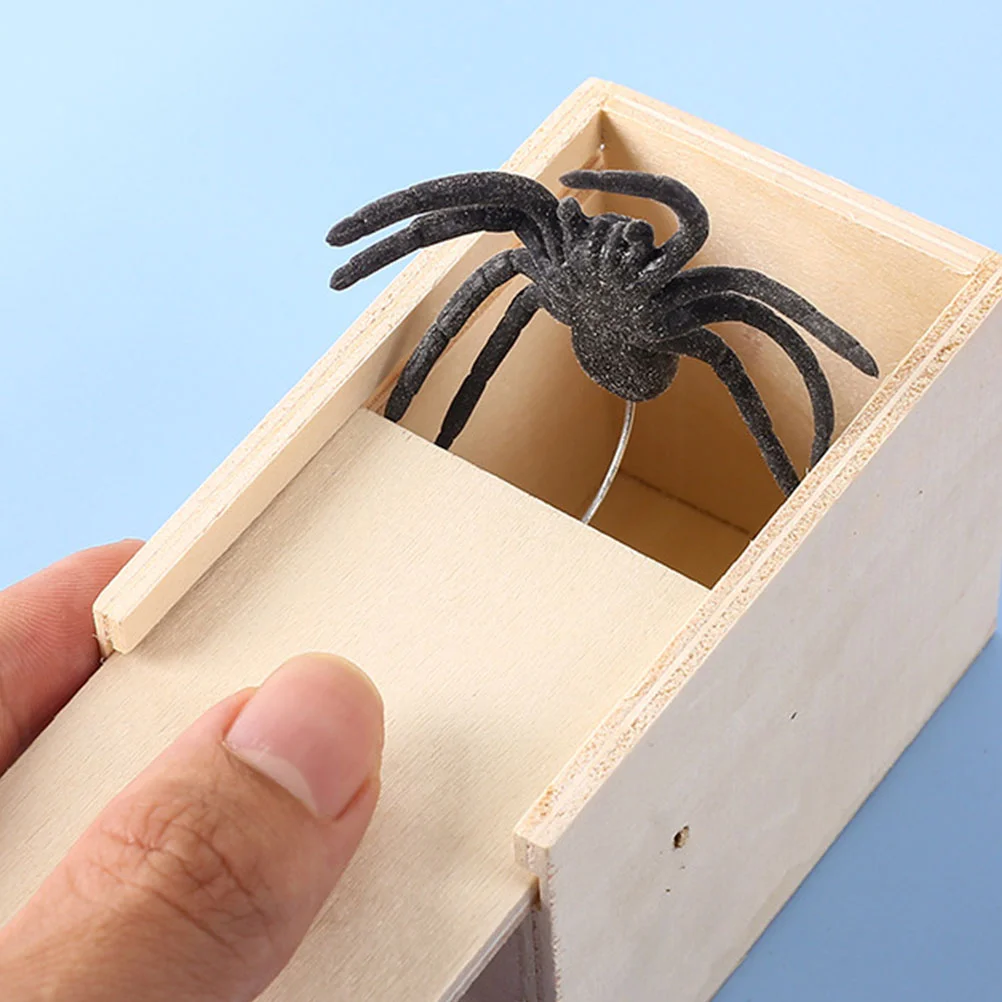 

6 Pcs Halloween Spider Toys Fake Prop Spiders Models Small Wooden Box Prank Realistic Party Decor Favors