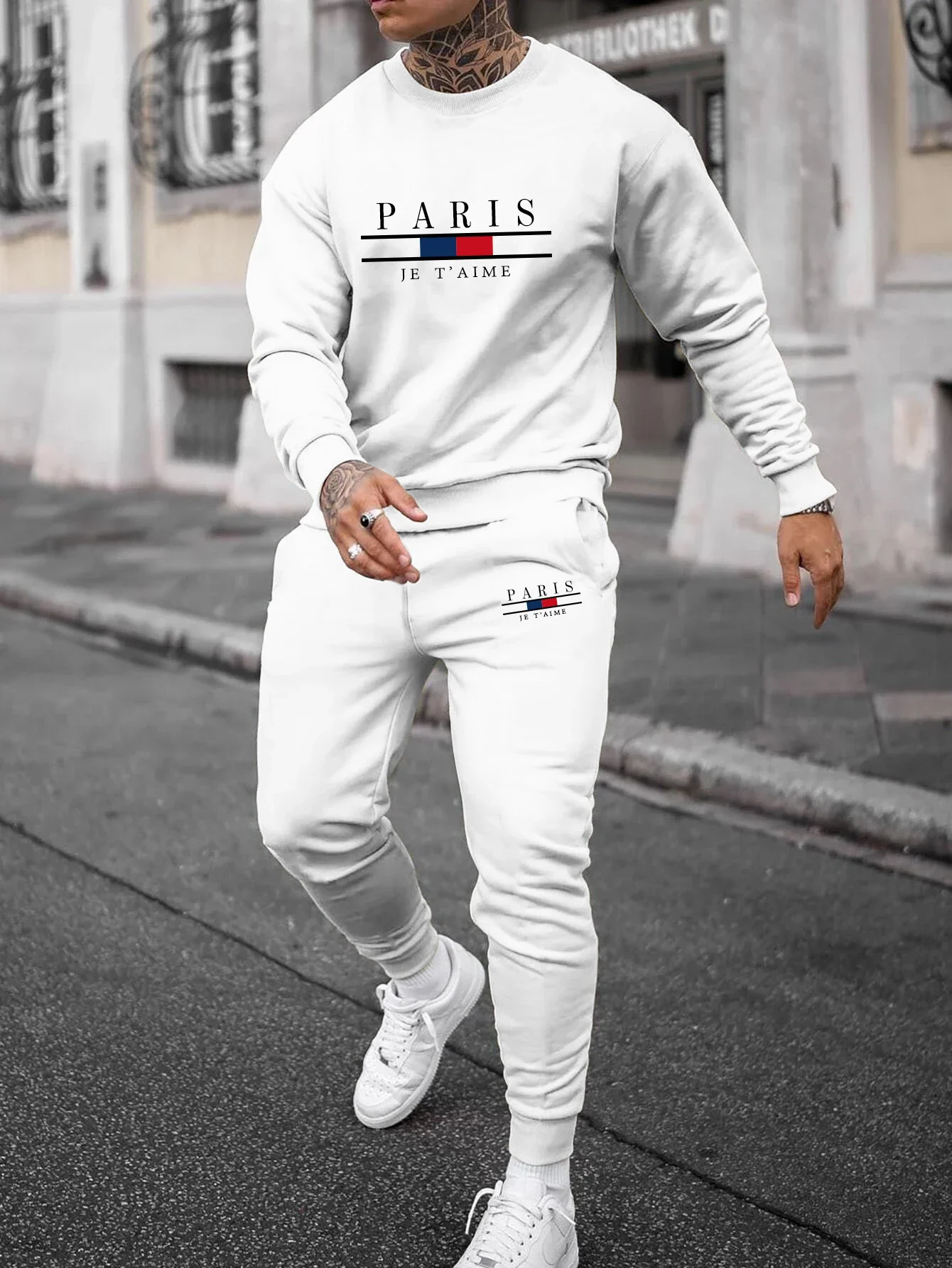 

The 2025 autumn trendy sportswear set for European and American men is loose and casual, suitable for Parisian letter print long