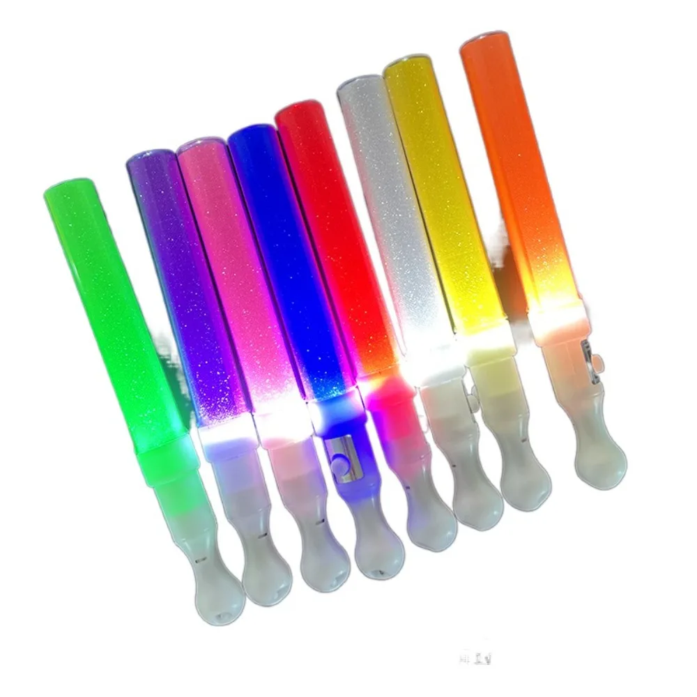 4 pezzi interruttore a tre marce bastoncini luminosi a LED barra luminosa corta in ABS alimentata a batteria bastoncini flash multicolori celebrazione