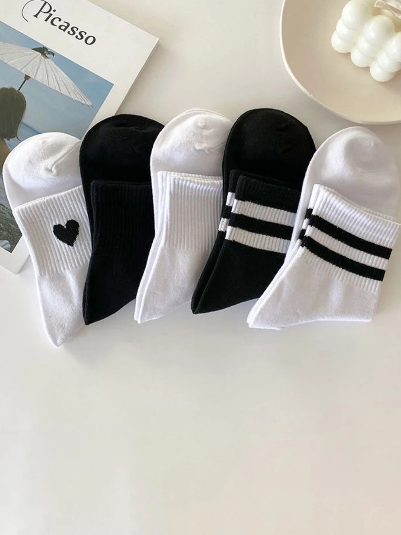 5 par damskich pasków na co dzień sportowe oddychające czarno-białe skarpetki skarpetki typu Mid Tube oddychające skarpetki sportowe
