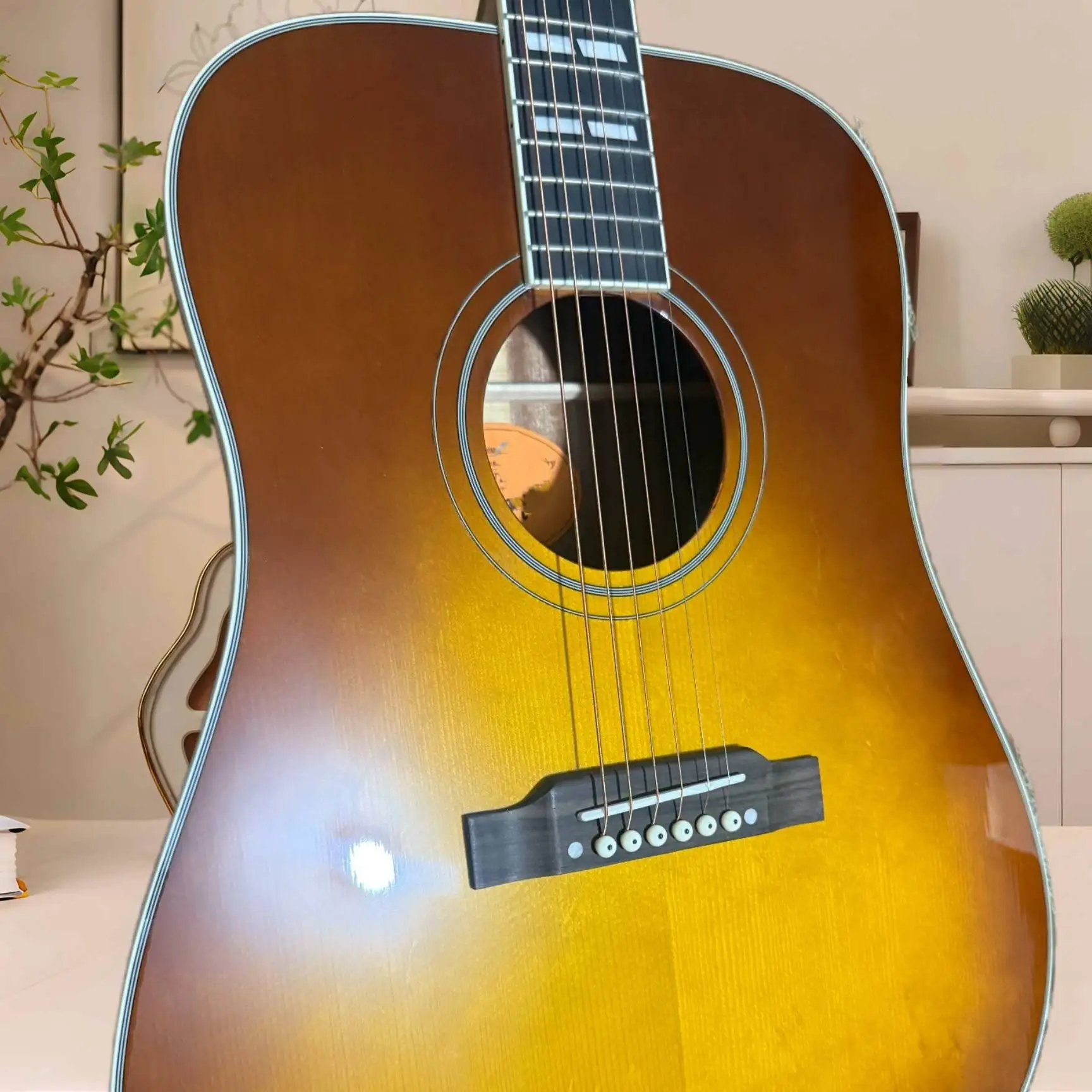 Popular Hot Items Gradient Yellow Acoustic Guitar with Bee Bird Guard Board, 6 Strings Spruce Top, Suitable for Music Festival Performances
