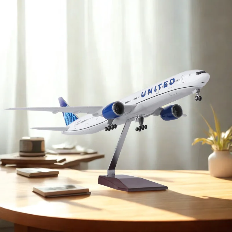 

Diecast Resin 47CM 1:130 Scale Model B777 United Airlines Airplane Kids Toys With Light Collection Display Gift