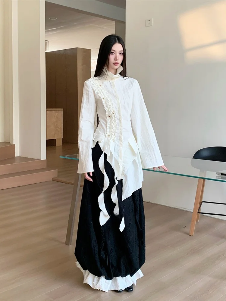 

Комплект: белая юбка с высокой талией, вышивкой и серебряной тесьмой, пышная, длинная, винтажная, А-силуэт, и блузка с длинными рукавами