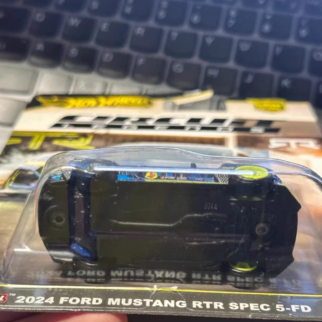 Hot Wheels Premium Circuit Legends Cultura de carro 2024 Ford Mustang RTR escala 1:64 modelo de carro de liga fundida brinquedos colecionáveis presentes