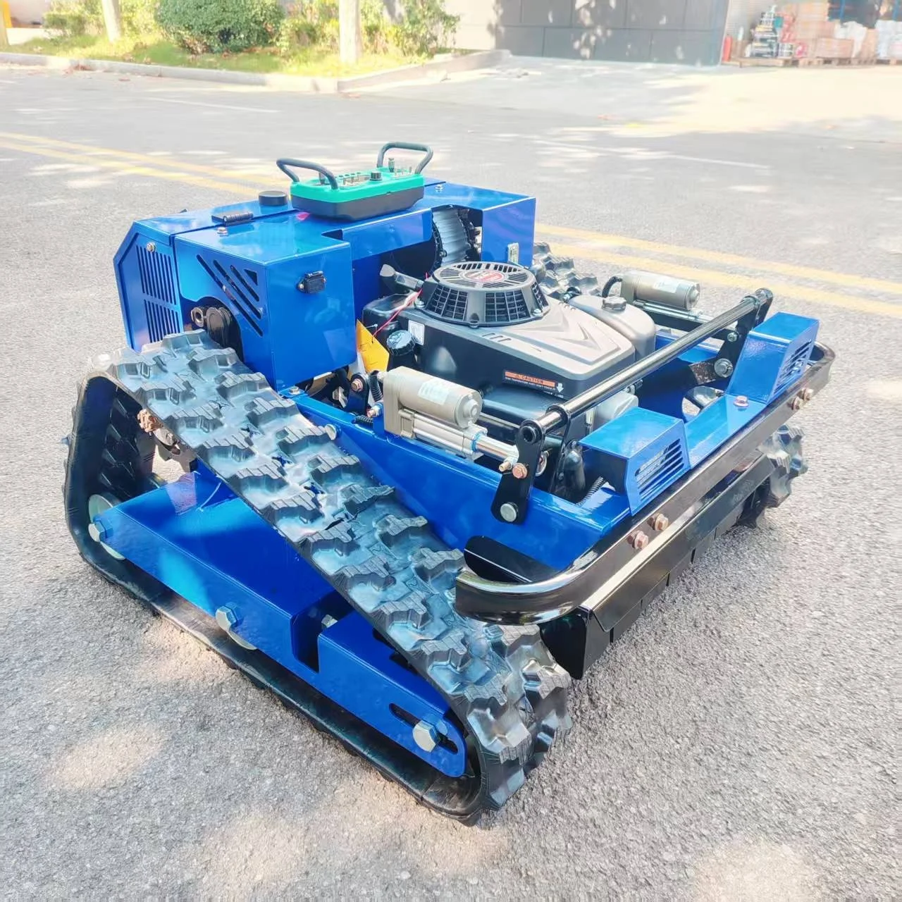 China New Self - Propelled Automatic Remote Control Lawn Mower for Garden