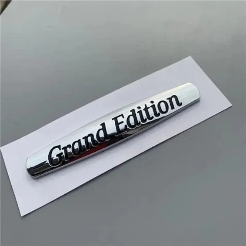 QA Chrome Black V12 V 12 Letters Sides Fender Badges Emblems for Mercedes Benz MAYBACH S500L S600L S63 S65 S65L AMG