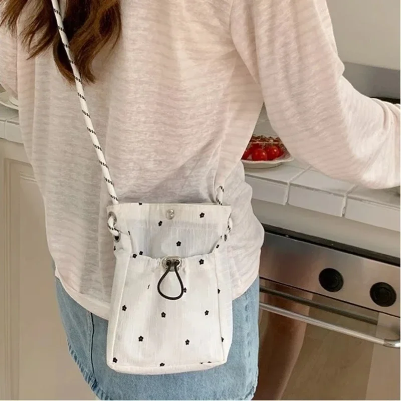 Women Creative Wrinkle Crossbody Phone Bag, New Trendy Versatile Single Shoulder Bag, Lightweight Daily Storage Handbag