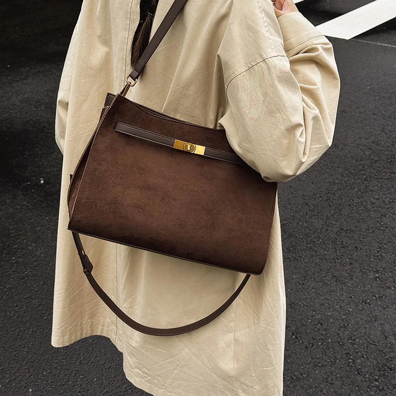 

Сумка-тоут на осень и зиму 2022, высококачественная матовая женская новая простая сумка большой вместимости, сумка через плечо через плечо