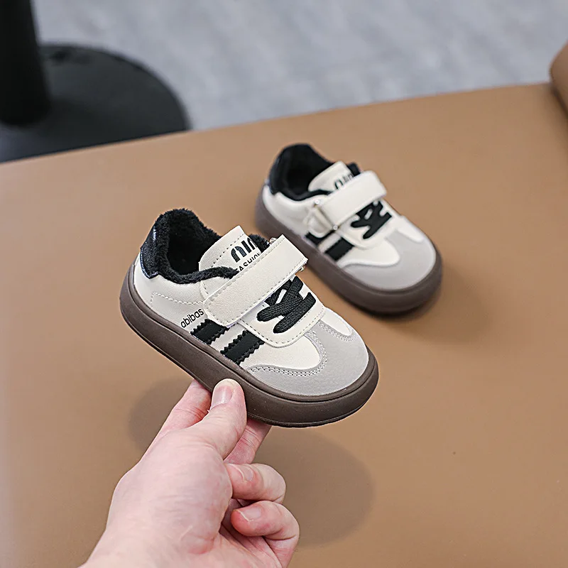 Wiinter New Kids Fashion Design Walking Shoes Sneakers White Non-slip Casual Shoes Boys Girls Breathable Outdoor Board Shoes