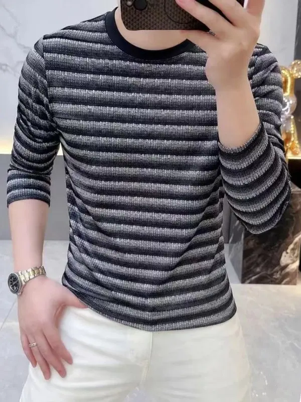 Camiseta Masculina Slim Fit de Gola Redonda, Manga Longa, Estampa Listrada, Camiseta Básica Confortável em Mistura de Poliéster