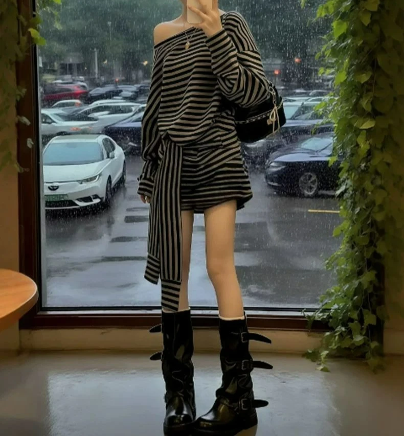 

Slant Shoulder Striped Design Sense Long-sleeved T-shirt Loose and Thin High Waist A-word Shorts Two-piece Set