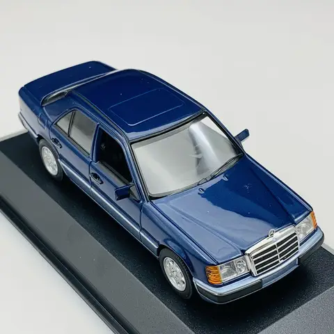 Defective Minichamps Die-cast 1:43 Scale Benz W124 230E Simulation Alloy Static Car Model
