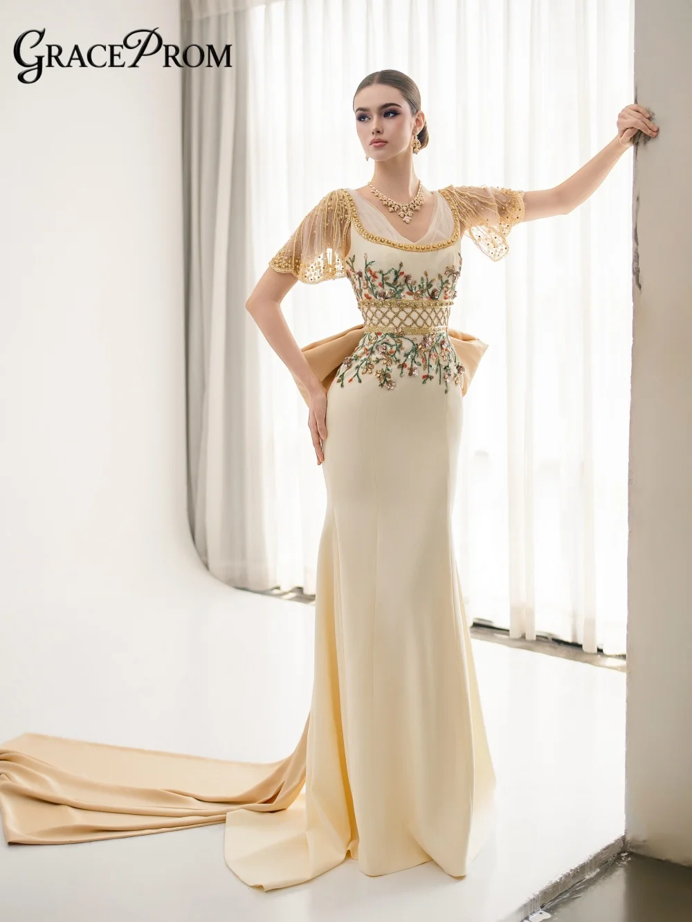 

Exquisite Beaded Short Flutter Sleeve Floral Crepe Party Dress Back Bow Satin Train Evening Gown For Wedding Guests فساتين سهرة