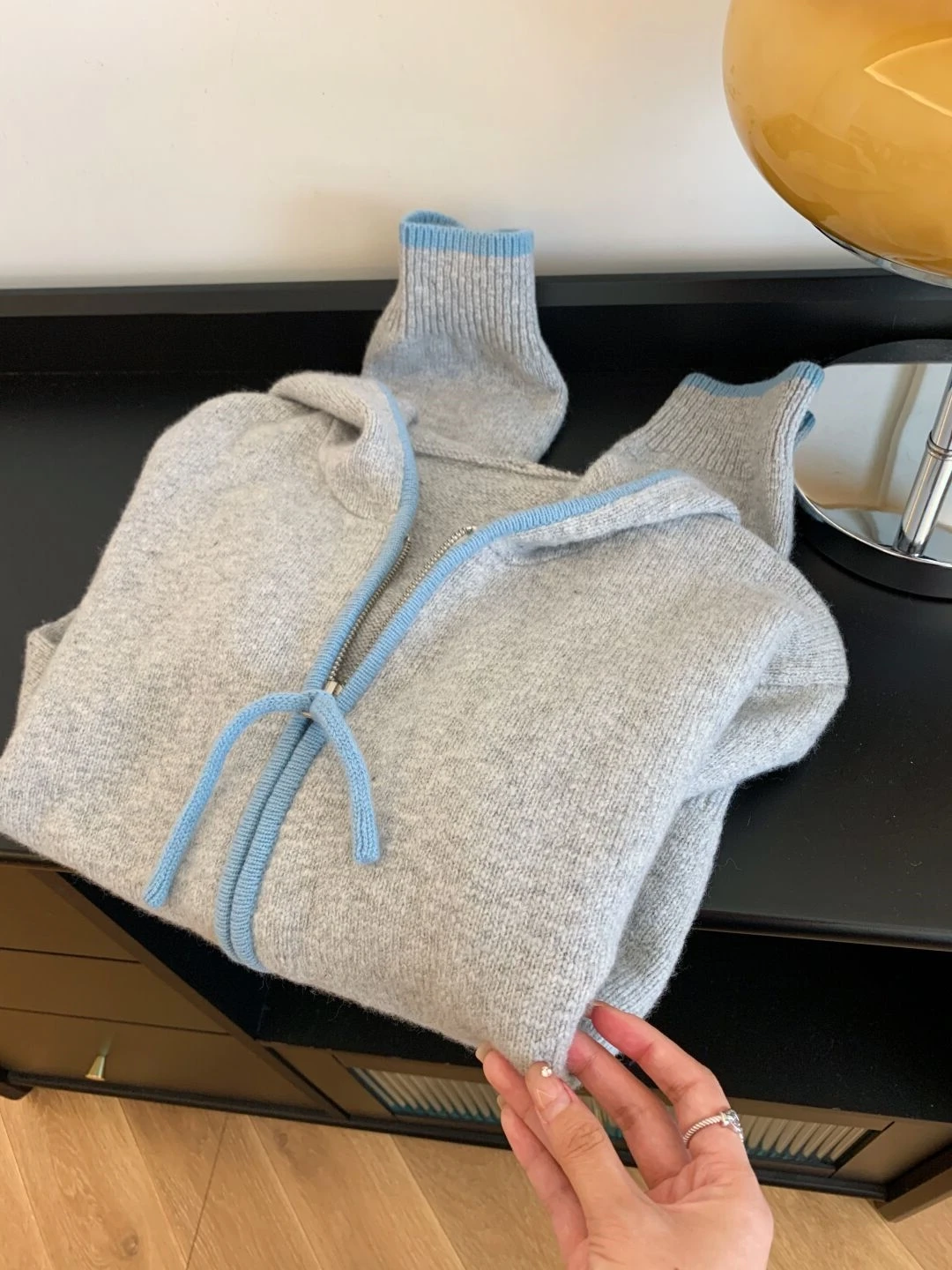 루즈핏 후드티 여성 니트 스웨터 코트 컬러 블록 블루 레이지 슬레 캐주얼 아우터웨어 가을 겨울 패션 감각