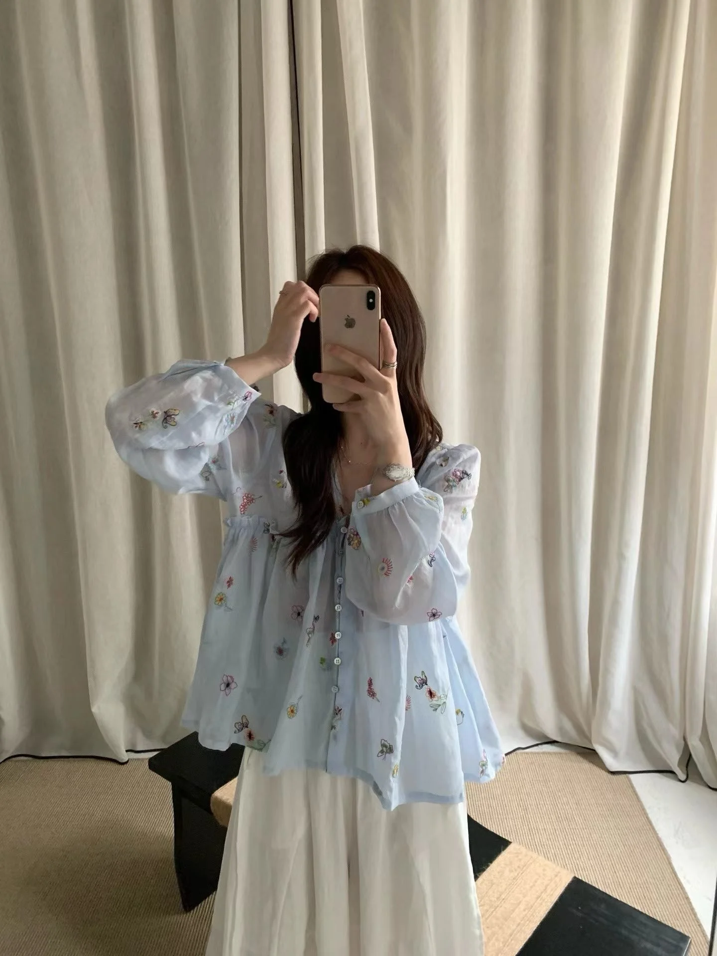 

Lilian Milu Room Summer New Romantic Comfortable Flax Embroidery V-neck Long Sleeve Shirt Women's Loose Fit Breathable Skin-f...