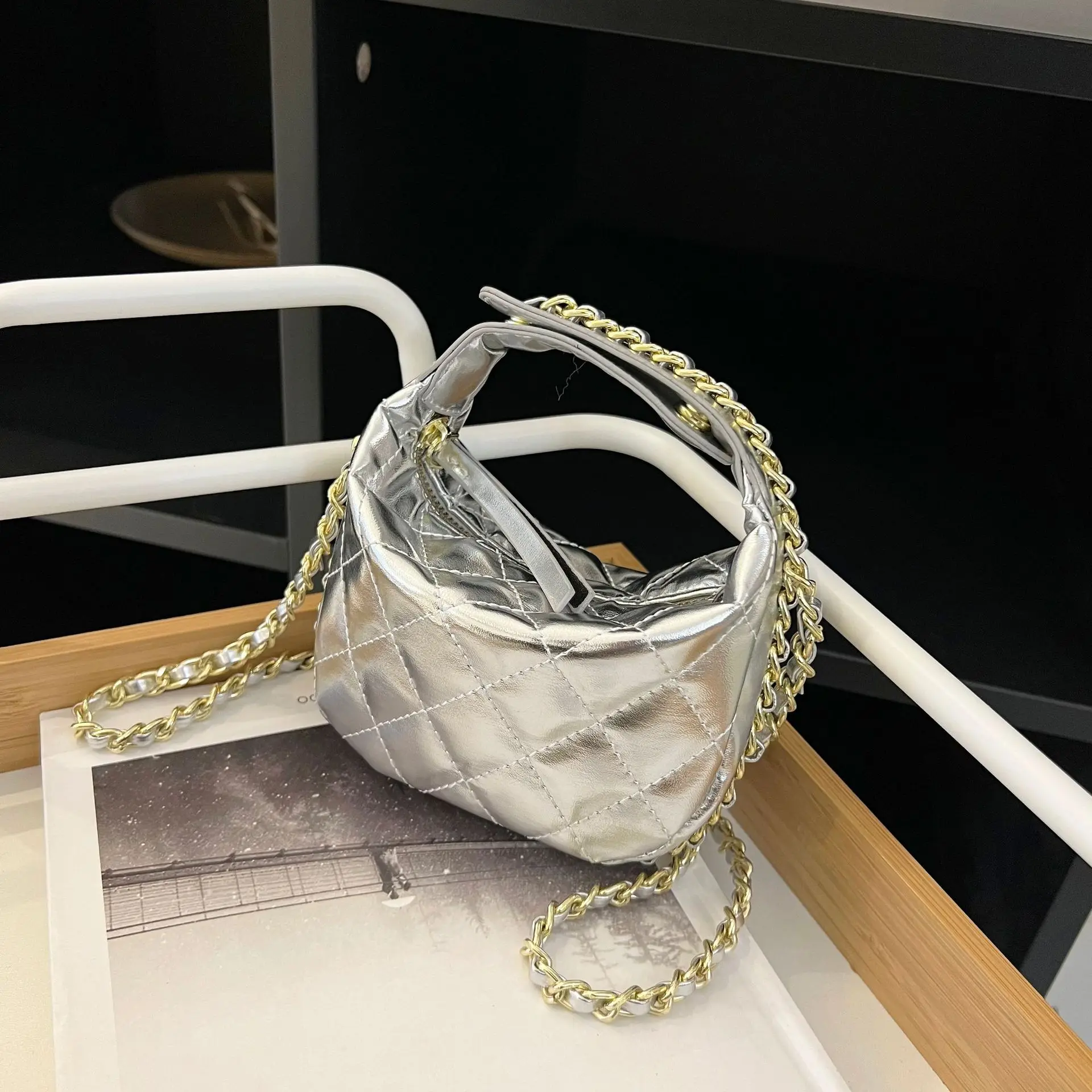 

2025 Luxe Crossbody Bag, Mini Lipstick Case Purse, Women's Chic Day to Night Shoulder Bag, Minimalist Sling, Textured Top Handle