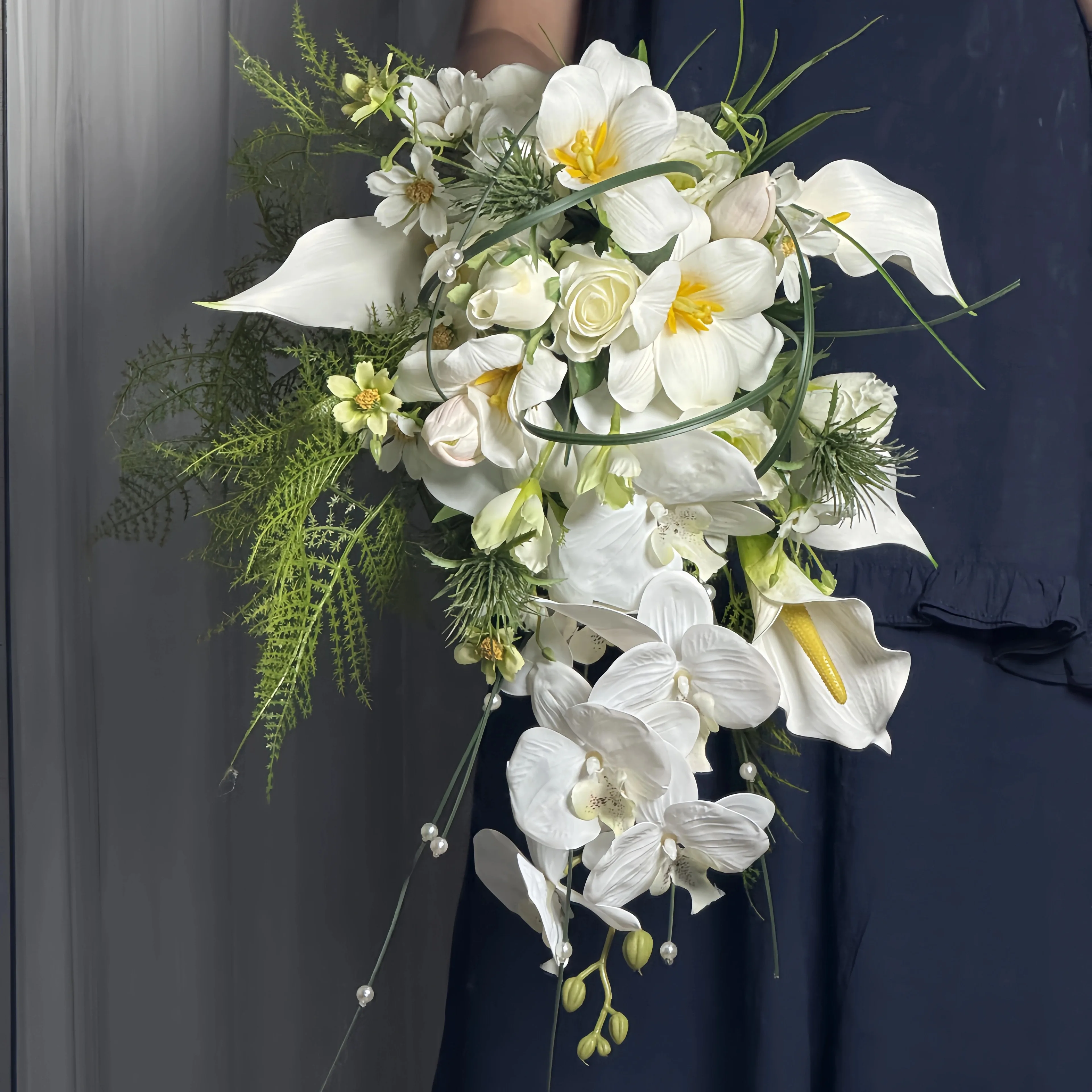 White Korean wedding bouquet bride wedding simulation flower finished arum bouquet waterfall girlfriend DIY