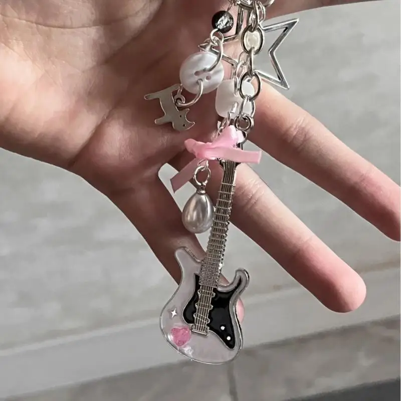 Heißer Verkauf Y2K Gitarren-Katzen-Schlüsselanhänger für Männer und Frauen, cooler Pentagramm-Schleifenanhänger, modisches Rock-Punk-Taschenaccessoire, Geschenk