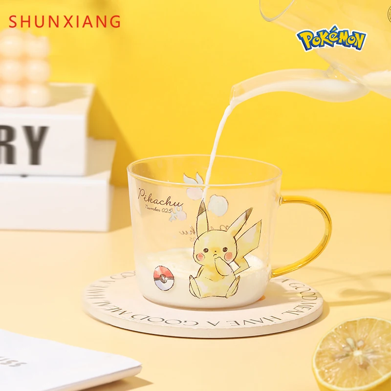 SHUNXIANG Taza de vidrio Pokémon de 520ml, taza transparente para agua, café, leche, taza resistente al calor con diseño de Pikachu, tazas para jugo con asa