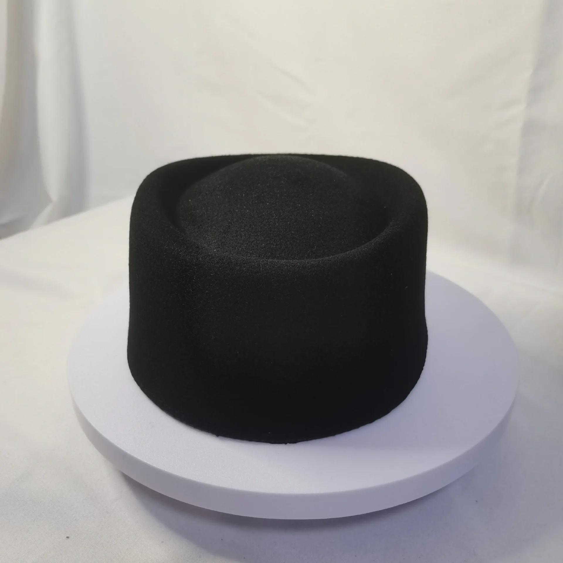 Cappello da hostess alla moda Cappello da cloche in lana francese retrò da donna Top dentato Performance sul palco Cappello versatile in finta lana