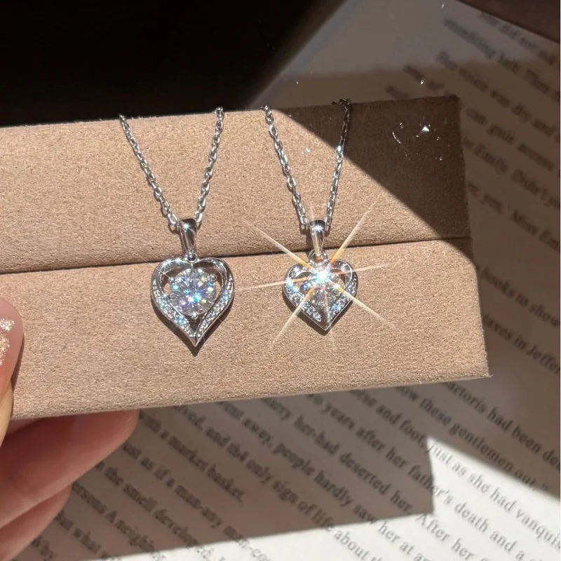 

Apaison Luxury 0.5ct&1 Carat Moissanite Heart Pendant Necklace for Women -925 Sterling Silver Wedding Anniversary Jewelry Gift