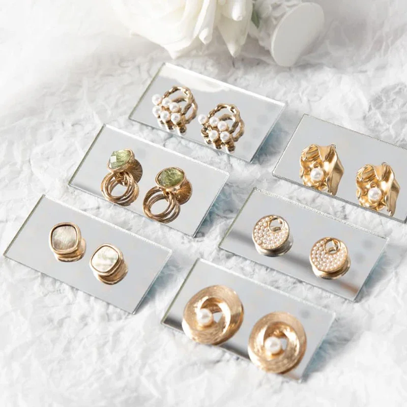 

Fashionable High-end Earring Storage and Display Rack, Suitable for Organizing and Displaying Earrings in Stores