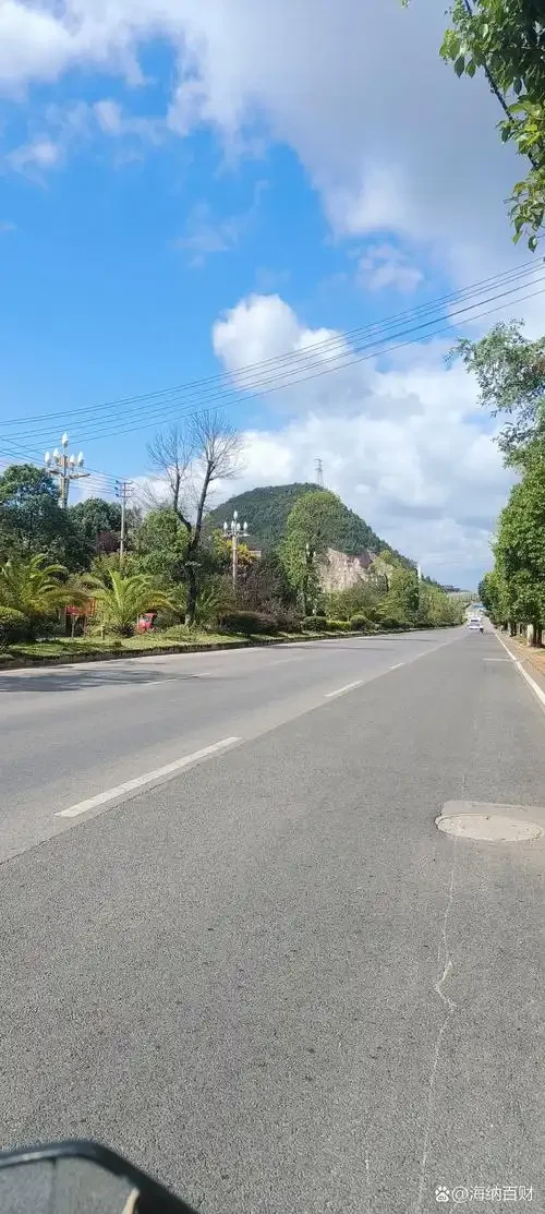 

GPS Pet Locator Smart Collar with Colorful LED Flash IP67 Waterproof Pet Pedometer Calorie Health Data Monitoring Mini Tracker