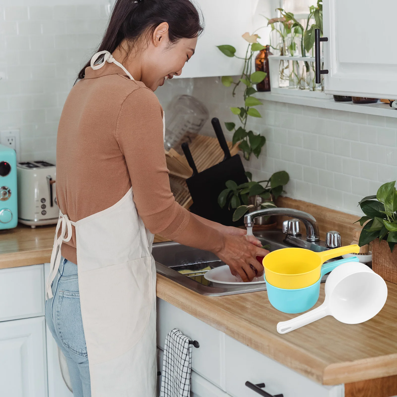 

3pcs Water Ladle 1.2L Ergonomic Handle Kitchen Bath Scoop For Home Restaurant Bathroom Multipurpose Plastic Dipper