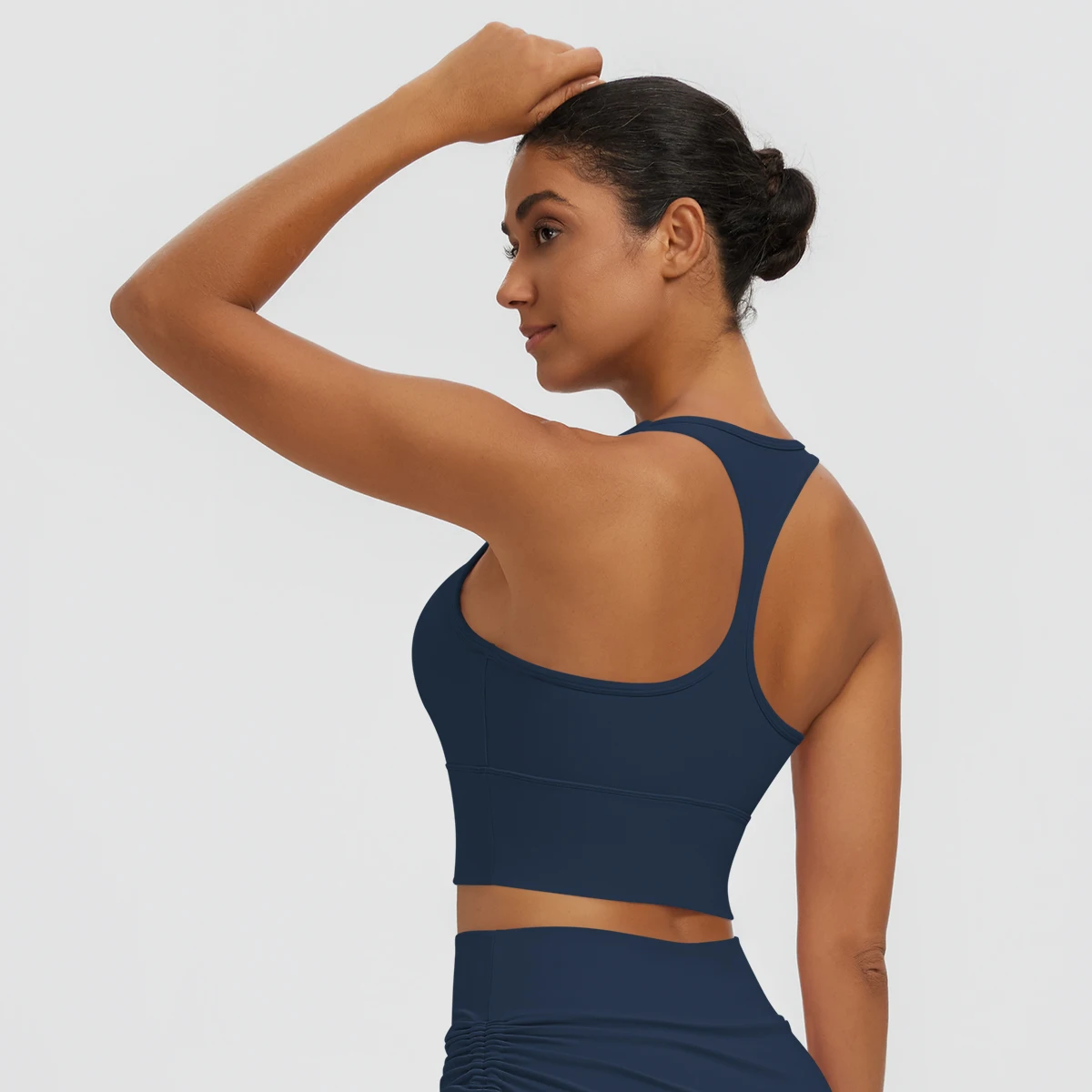 Schnell trocknendes, sexy Yoga-Top in I-Form, stoßdämpfendes Lauf-Yoga-Oberteil mit Brustpolster, einfarbiges Sommer-Fitness-Oberteil für das Training. – Detail 32