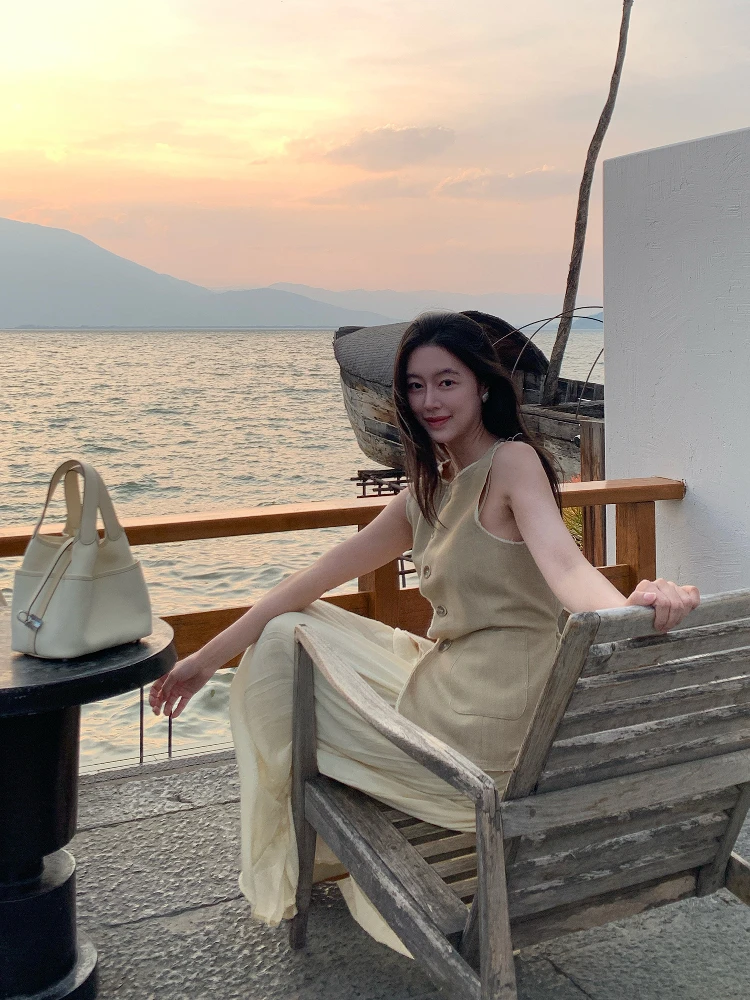 

Летний модный комплект: свободный женский жилет и плиссированная юбка с вышивкой, состоящий из двух предметов