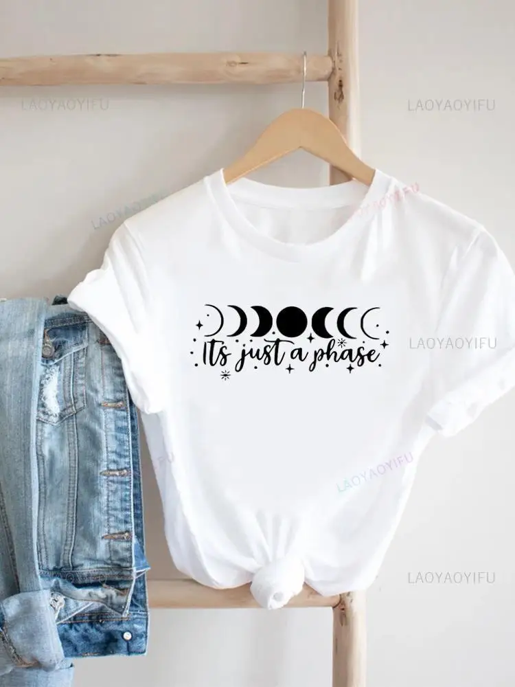 Maglietta con stampa di lettere di fiori maglietta a maniche corte in stile di tendenza carina abbigliamento Casual da donna maglietta con stampa grafica da donna