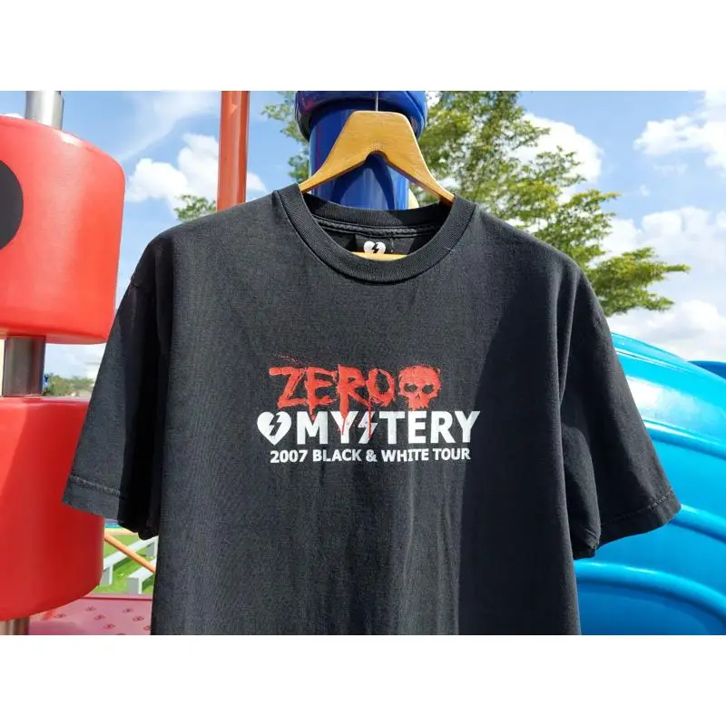 

Vintage Y2K Zero And Mystery Skateboards 2007 Black White Tour T Shirt L
