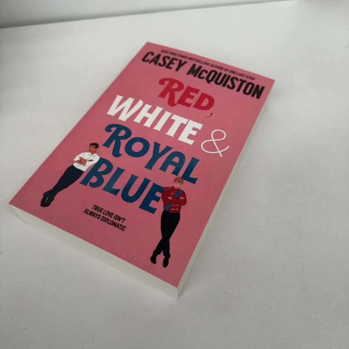 Imagem -04 - Livro Mais Vendido de Mcquiston Vermelho e Branco e Azul Real por Casey Mcquiston o