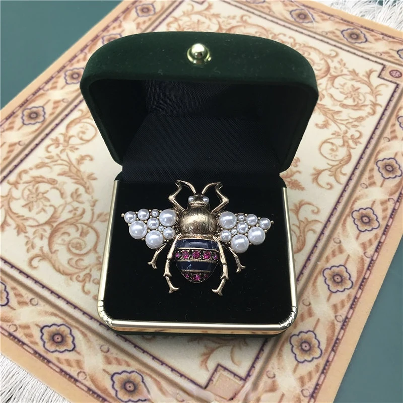 Fashion Enamel Insect Series Brooches Women Men Delicate Little Bee Brooch Crystal Rhinestone Brooch Pin Jewelry Gifts Wholesale