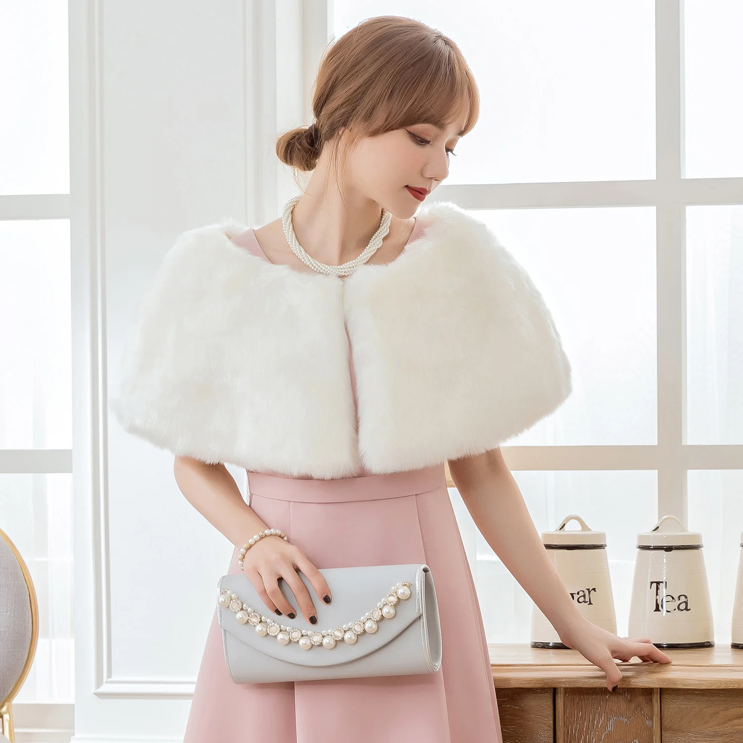 

New Women Winter Faux Fur Shawl Warm Elegant Bridal Wedding Party Stoles Imitation Fur Cape Cloak Bridal Plush Shawl Wrap Coat