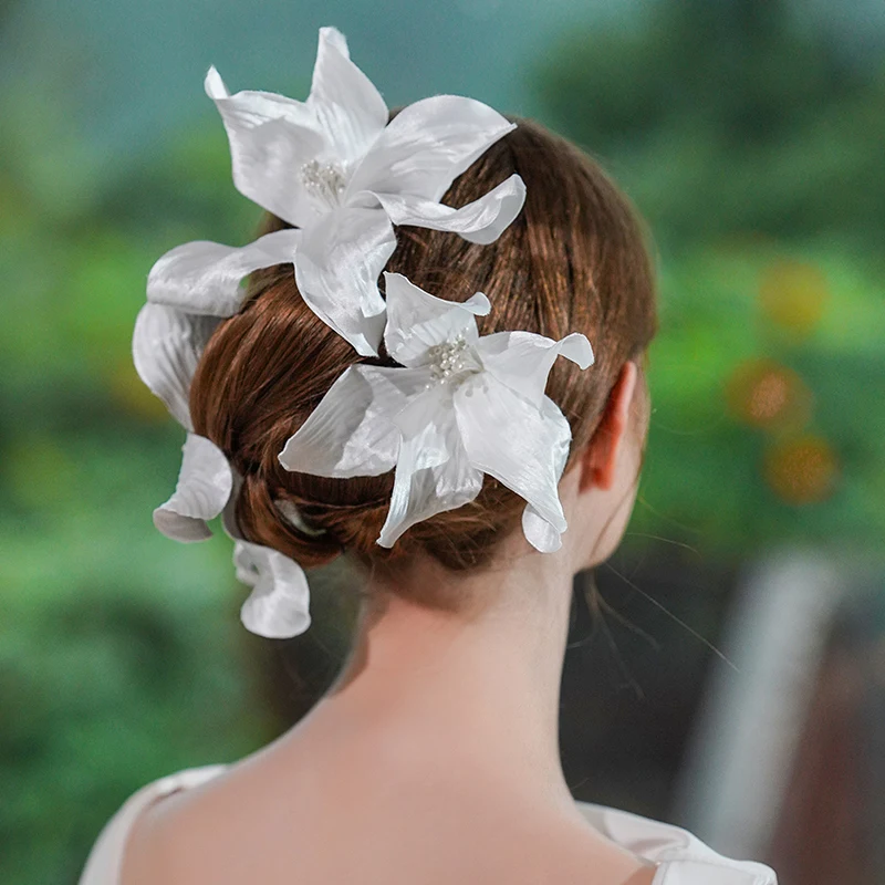 Wedding Bride Hair Ornament White Flowers Elegant Romantic Dating Essential for Women and Girls