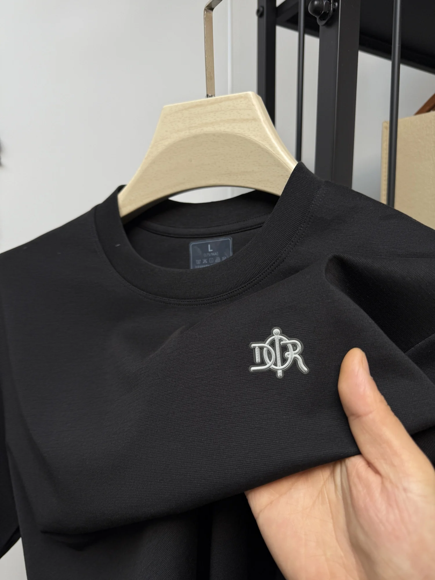 

New men's seamless short sleeve round neck high-end brand T-shirt summer fashion high-end letter badge cotton casual sports top