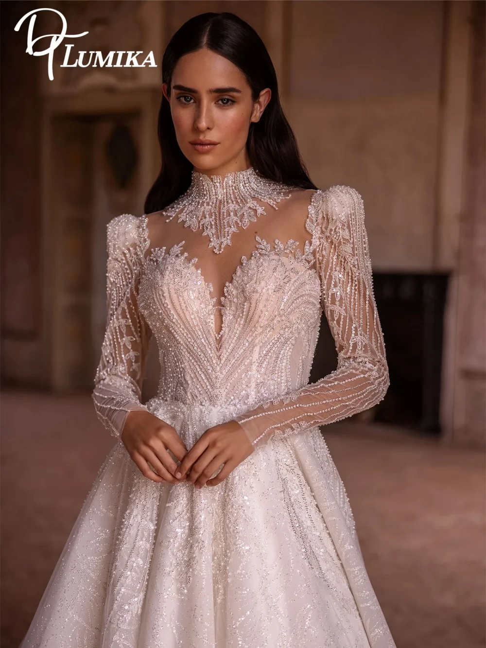 

DTLumika Glittering High Neck Bridal Gown Luxurious Sequined Long Train Wedding Dress Opulent Embroidered Wedding Gown robes de