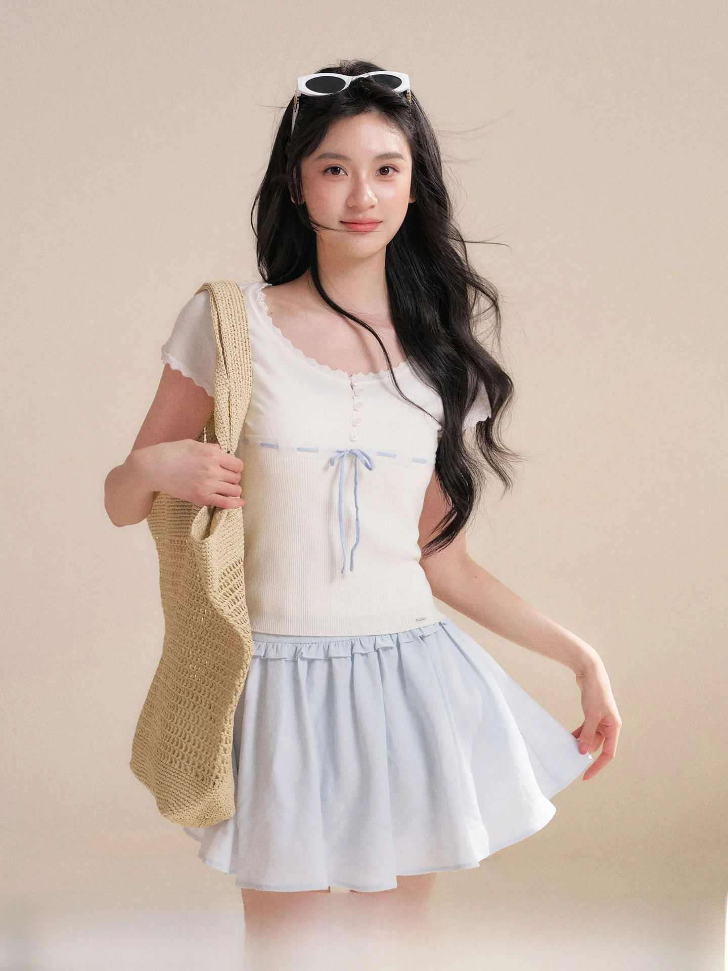 

Женский топ Kroche Disordered Ballet из шерстяной смеси с коротким рукавом, на шнуровке, с волнистым цветовым блоком, стандартный крой