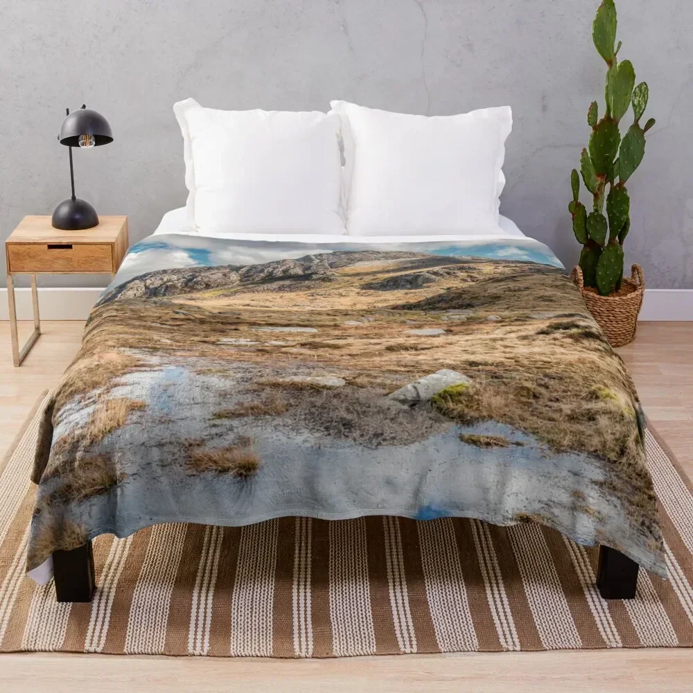 

Tryfan Mountain Snowdonia Throw Blanket Elegant Warm Throw Blanket for Hotel Home