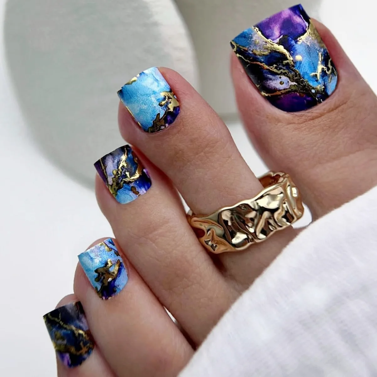 

24Pcs Short Square Head Fake Toenails with Marble Texture Design False Nails Press on Reusable Finished Full Cover Nail Tip Art