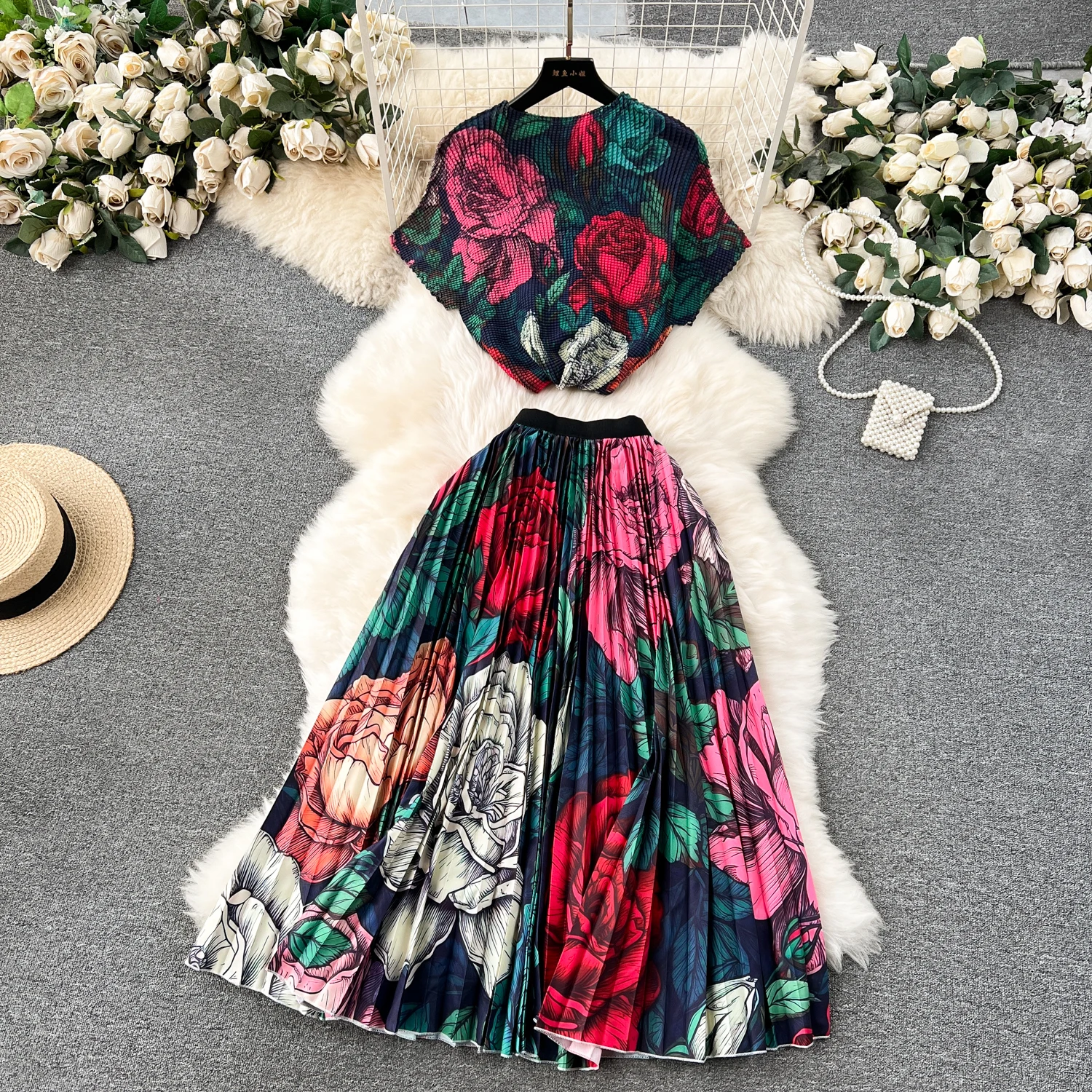 Two Piece Skirt Set Wrinkle Printed Short Sleeved t-shirt Long Pleated Skirt Two Piece Set Outfit Women