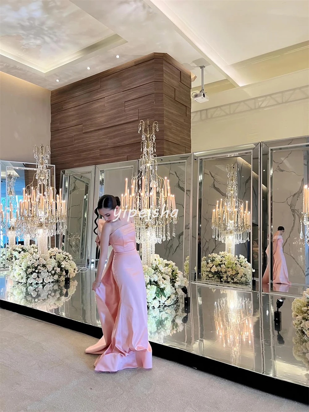 Abiti lunghi senza spalline a trapezio con pieghe di perline formali in charmeuse stile moderno personalizzato Abiti per occasioni su misura Moda abbinata