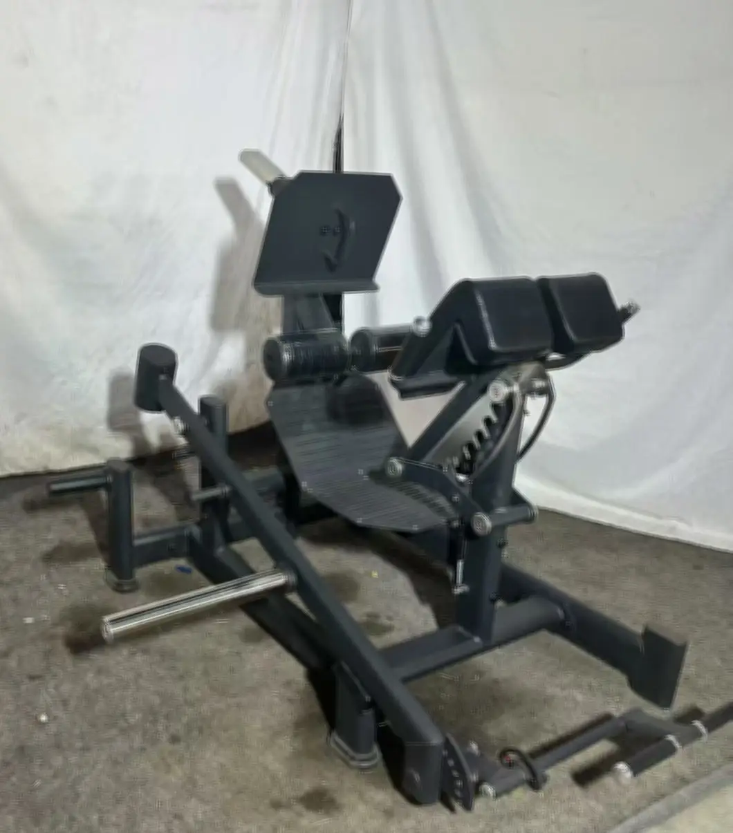 موسع الورك بزاوية مزدوجة الوزن مجانًا مع لوحة تحميل عضلات الورك منشئ أجهزة لياقة بدنية آلة تمارين الورك Thrust حديثًا