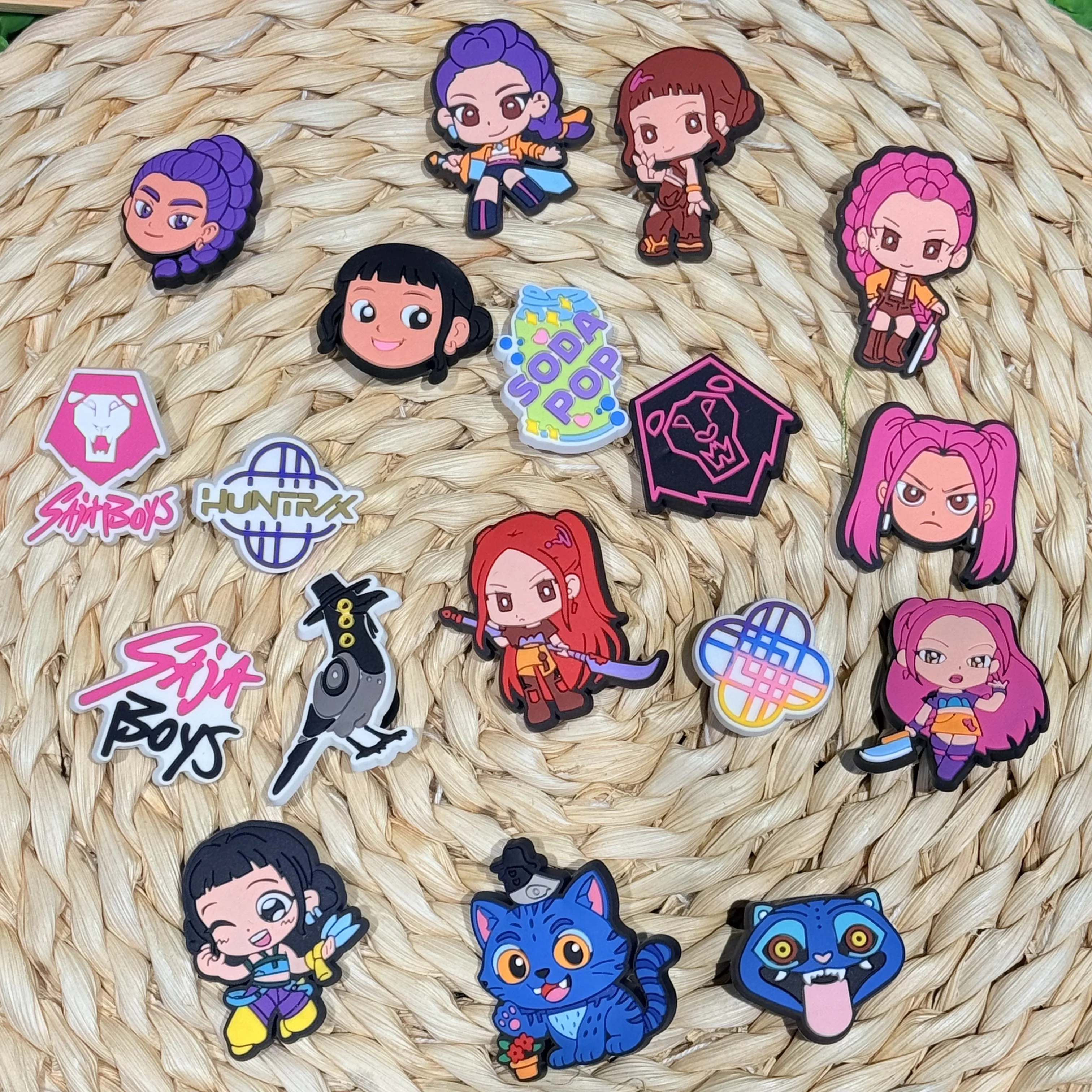 1-100 قطعة الكرتون الموسيقى فيلم المغني فتاة بولي كلوريد الفينيل حذاء للحديقة السحر مشبك تسد النعال زر اكسسوارات هدايا عيد ميلاد الأطفال #5