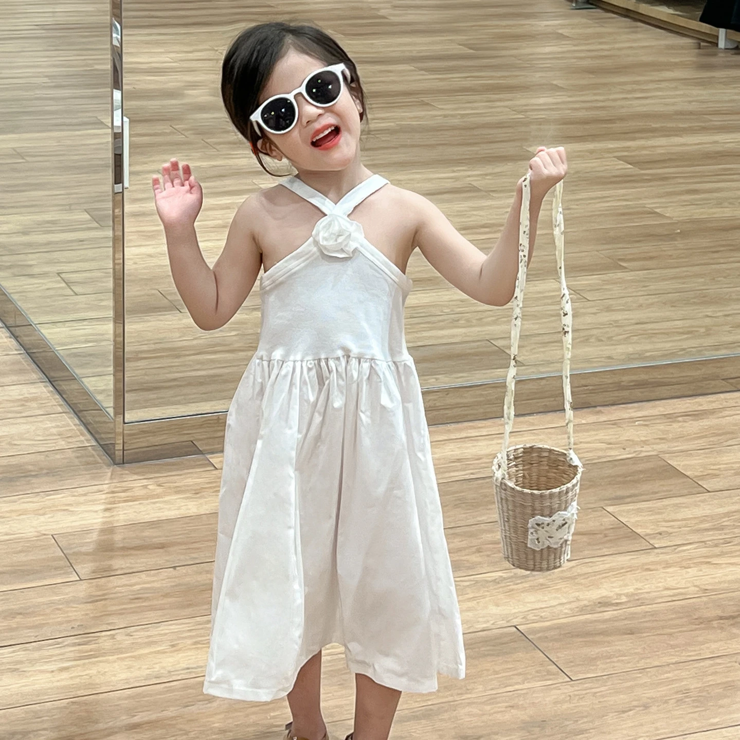 Faldas para niñas, novedad de verano 2023, ropa para niños, temperamento blanco, pequeña fragancia, vestido de princesa con cuello Halter, informal, sencillo