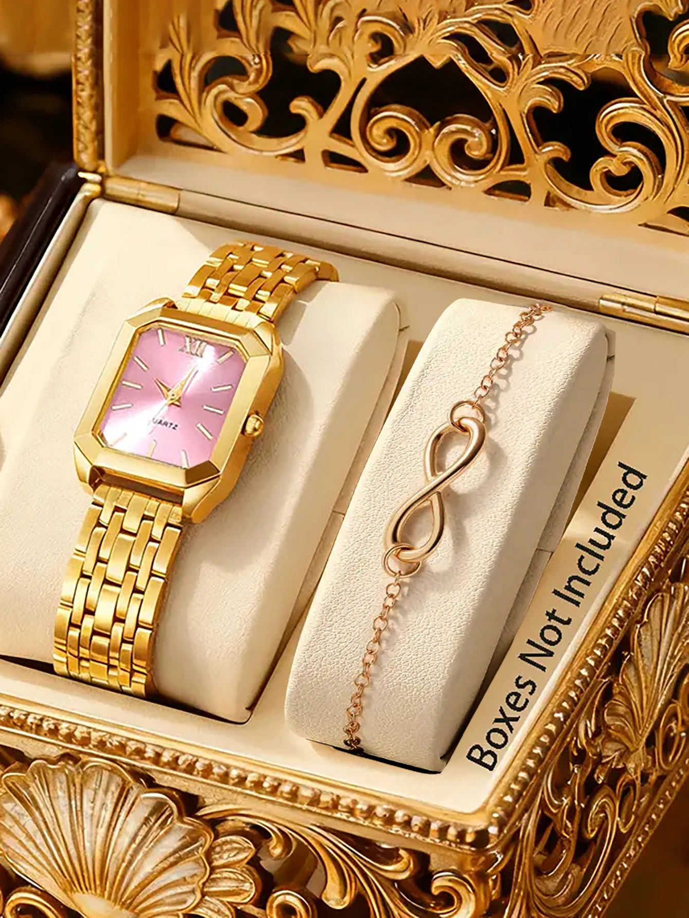 Conjunto quadrado de relógio e pulseira de quartzo Petite Lady, com um design elegante e simples. Não inclui a caixa.