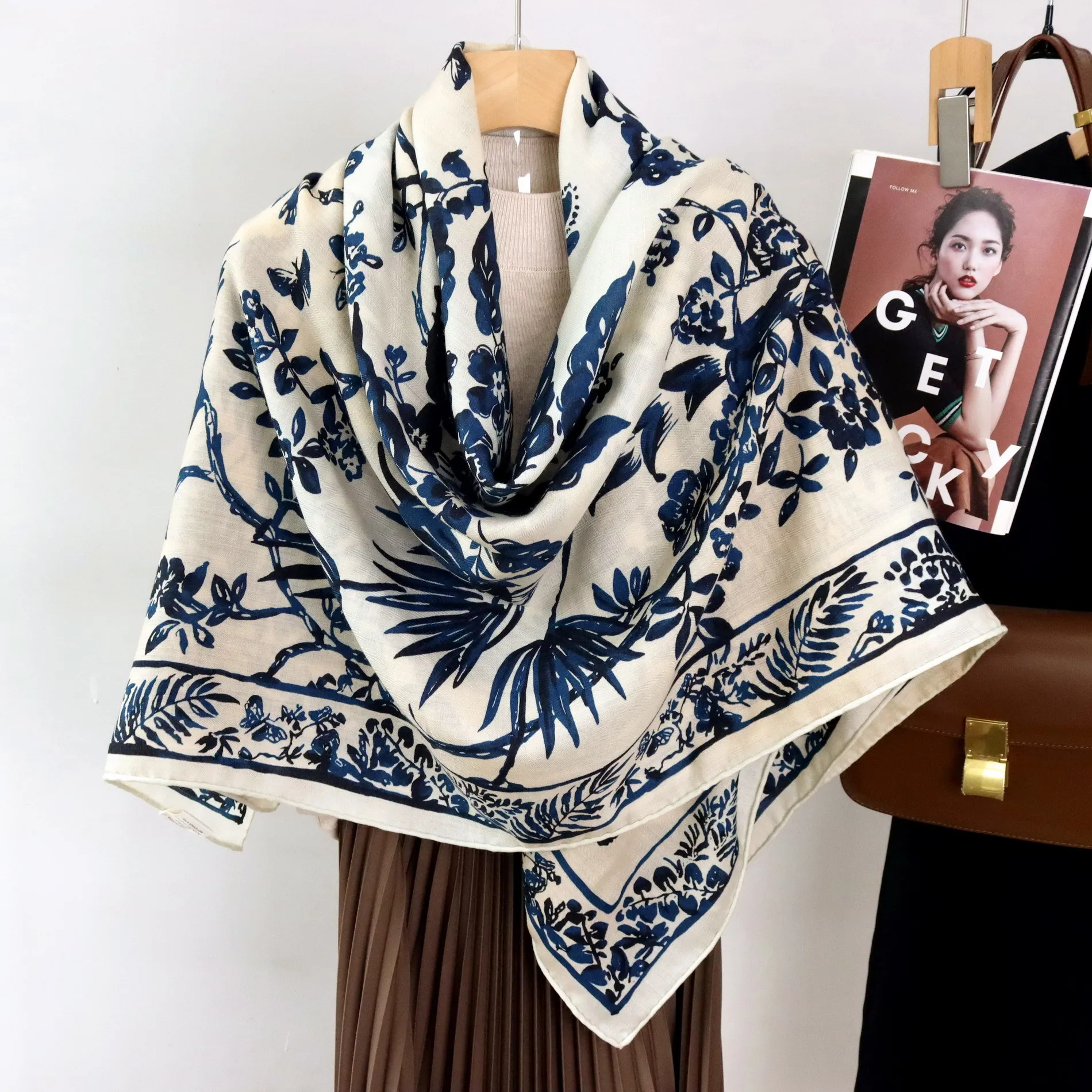 2026 Wool Silk Blend Square Scarf Women 135x135cm Winter Warm Soft Smooth Silky Headscarf Shawl Wrap Neckerchief Elegant Scarves