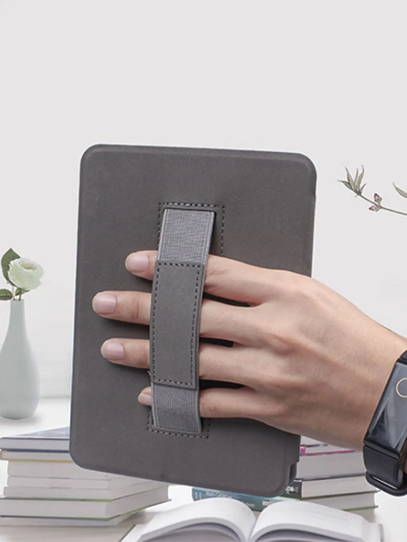 حافظة كيندل بحزام يد مضاد للسقوط من السيليكون غلاف حماية ناعم كيندل بيبر وايت 12th gen 2024 2022 الجيل السادس عشر #2